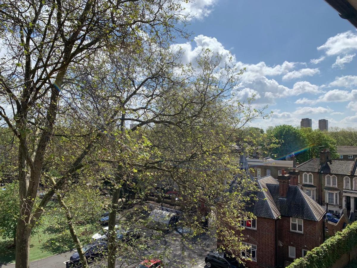 Lovely Apartment In Victoria Park Village Londen Buitenkant foto