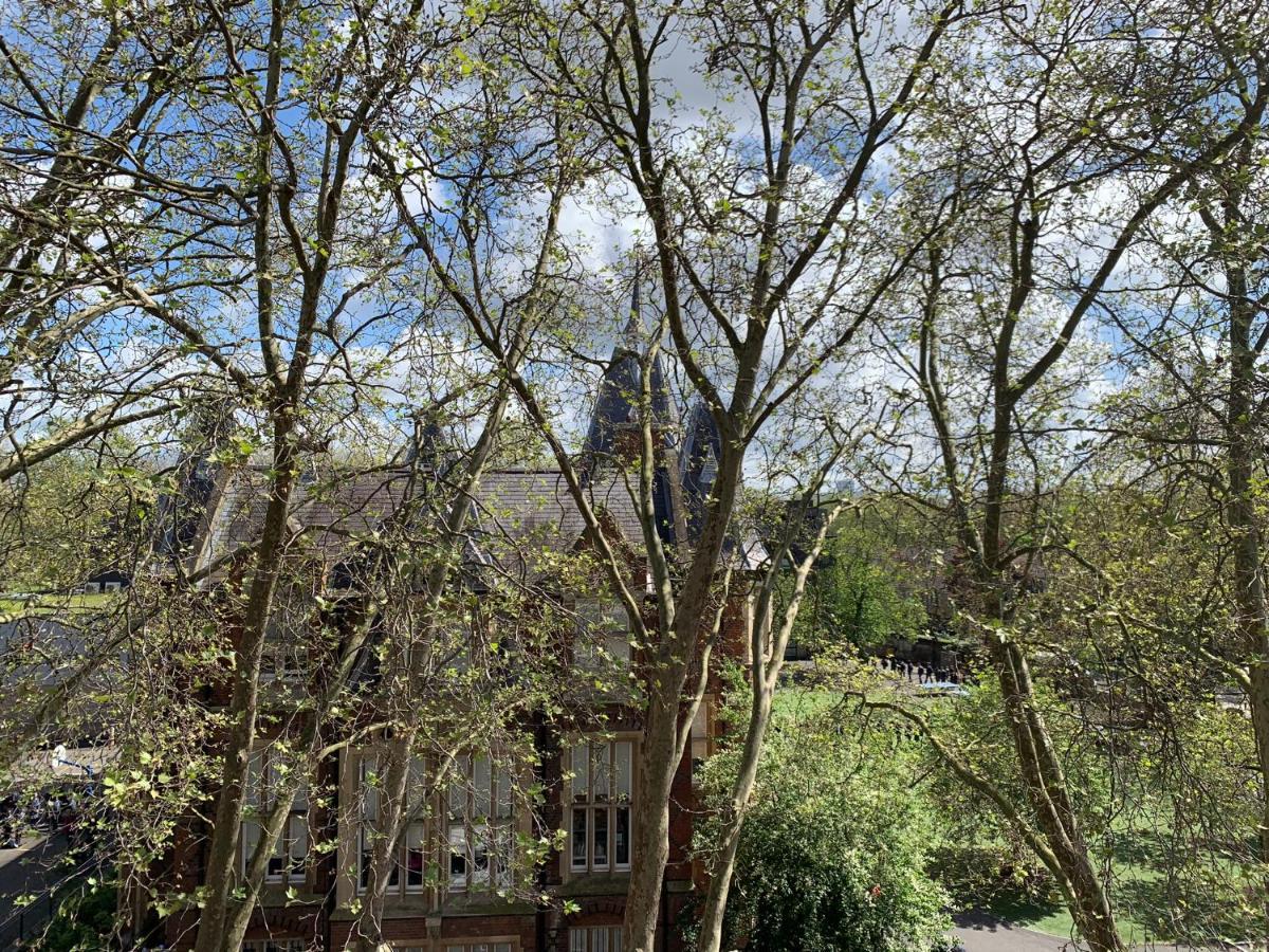 Lovely Apartment In Victoria Park Village Londen Buitenkant foto