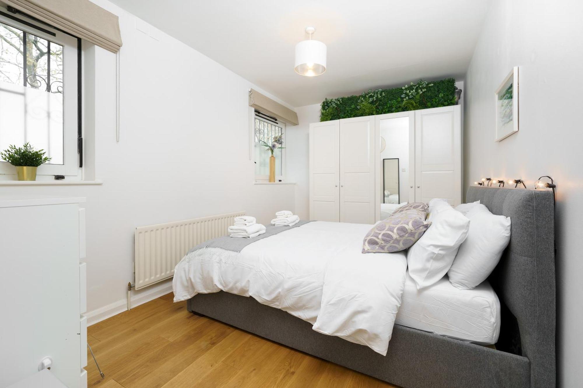 Lovely Apartment In Victoria Park Village Londen Buitenkant foto