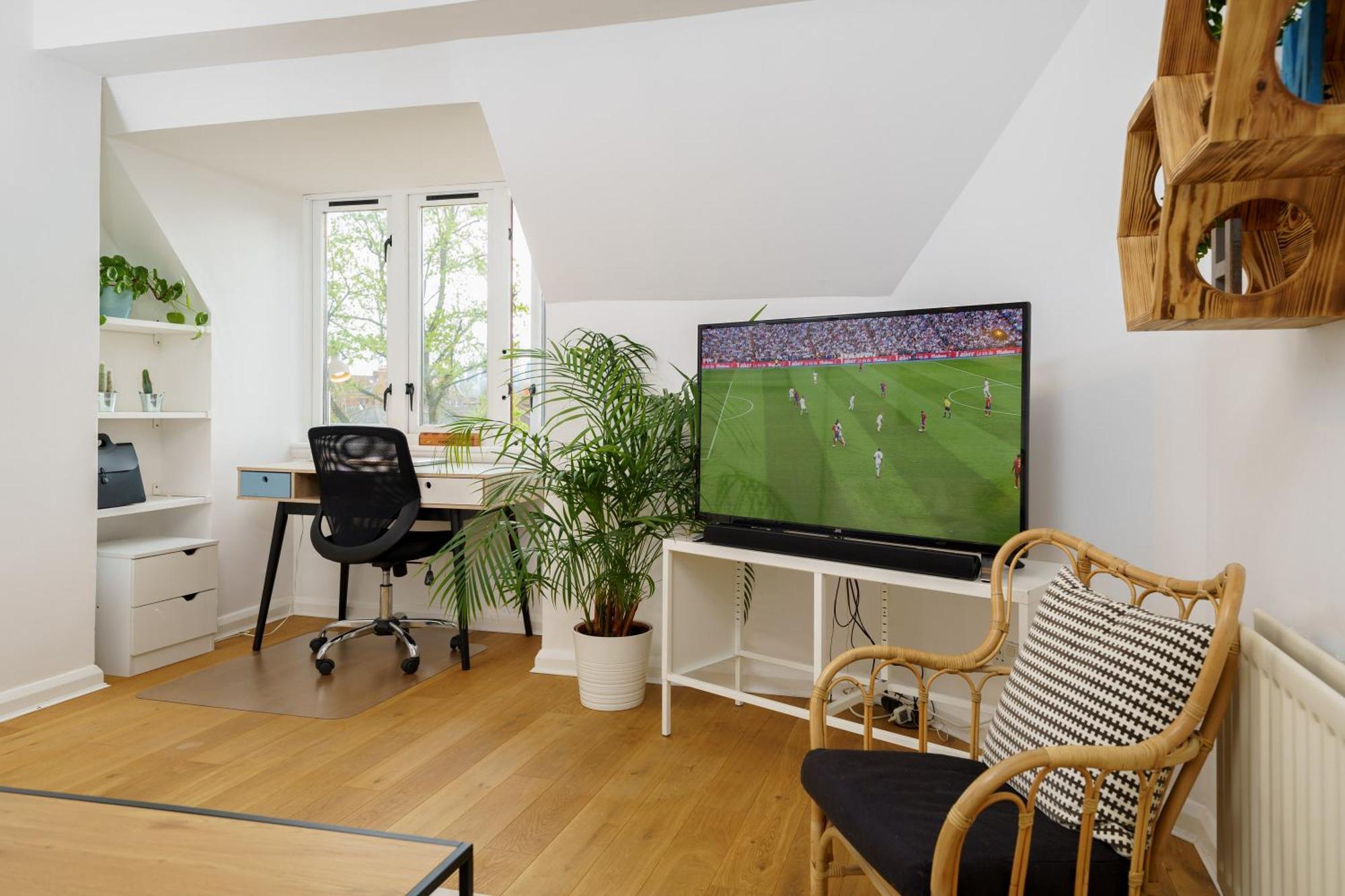 Lovely Apartment In Victoria Park Village Londen Buitenkant foto